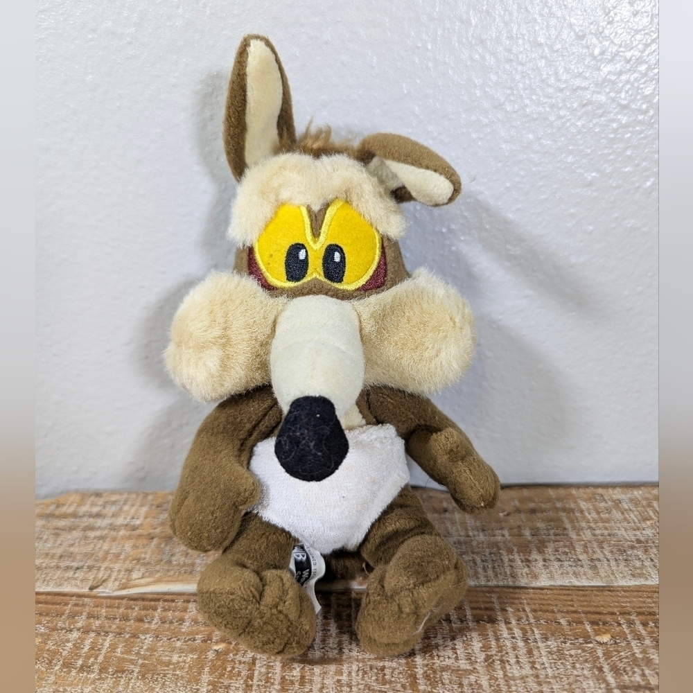 vintage 1999 Warner Bros Looney Tunes Baby Wile E Coyote bean bag plush 7"